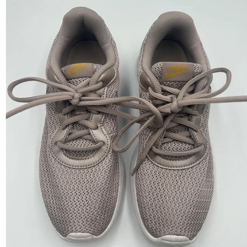 Nike Tanjun Mauve Taupe Mesh Running Shoes Womens 7 812655-204